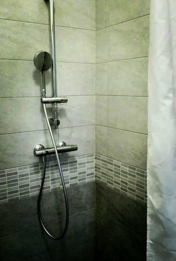 فندق Tra Menta E Meliga Carignano  الغرفة الصورة